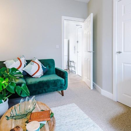Designer Apartments For City Breaks In Chester Exterior photo