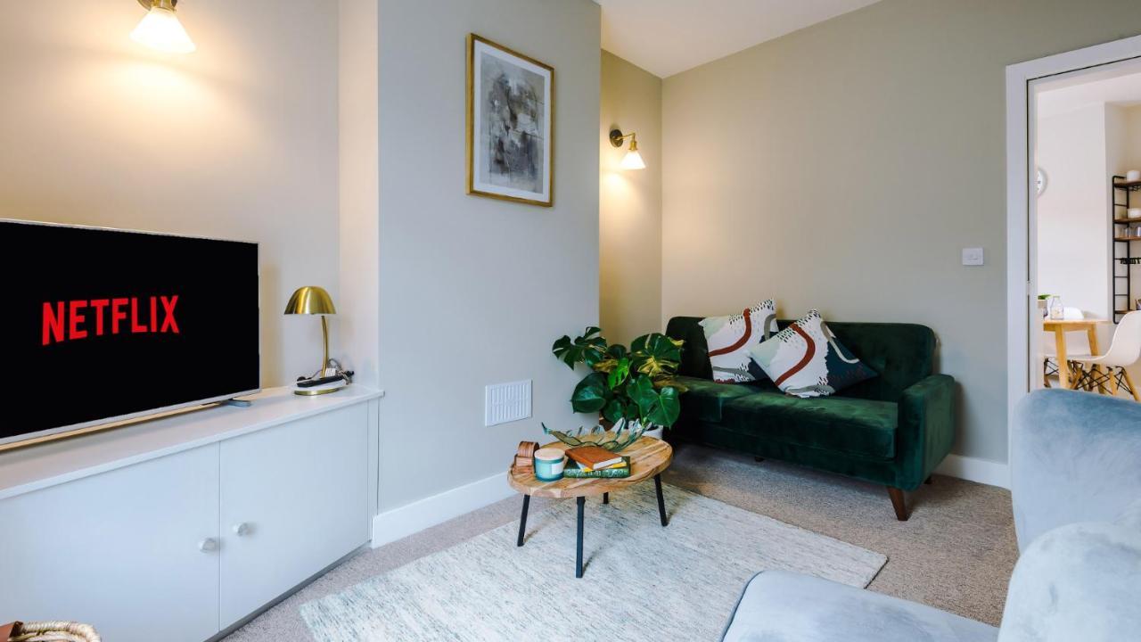 Designer Apartments For City Breaks In Chester Exterior photo